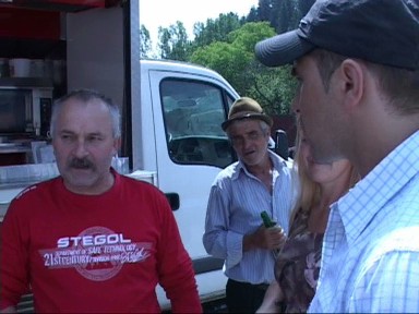 Foto Petrea Hazota - actiune ecologizare la nunta (c) eMaramures.ro